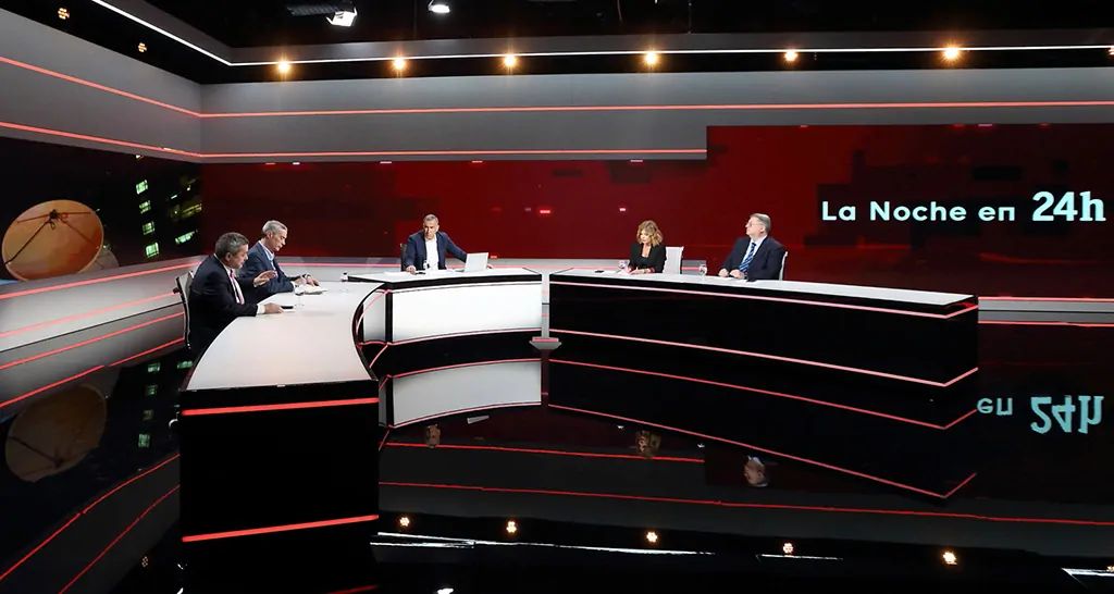 <p>El plat&oacute; del canal 24 horas de RTVE estrena nuevas pantallas led </p>